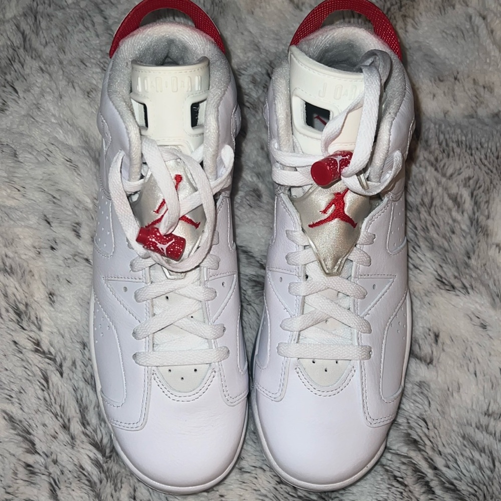 Jordan 6 Red Oreos size 6.5 grade school never worn still have box.